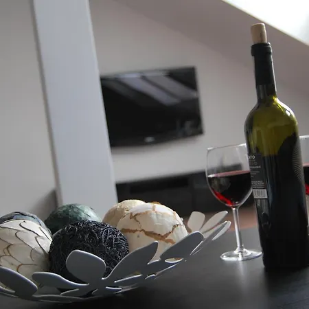 Stayyouwell Nowy Swiat 40 Apartment